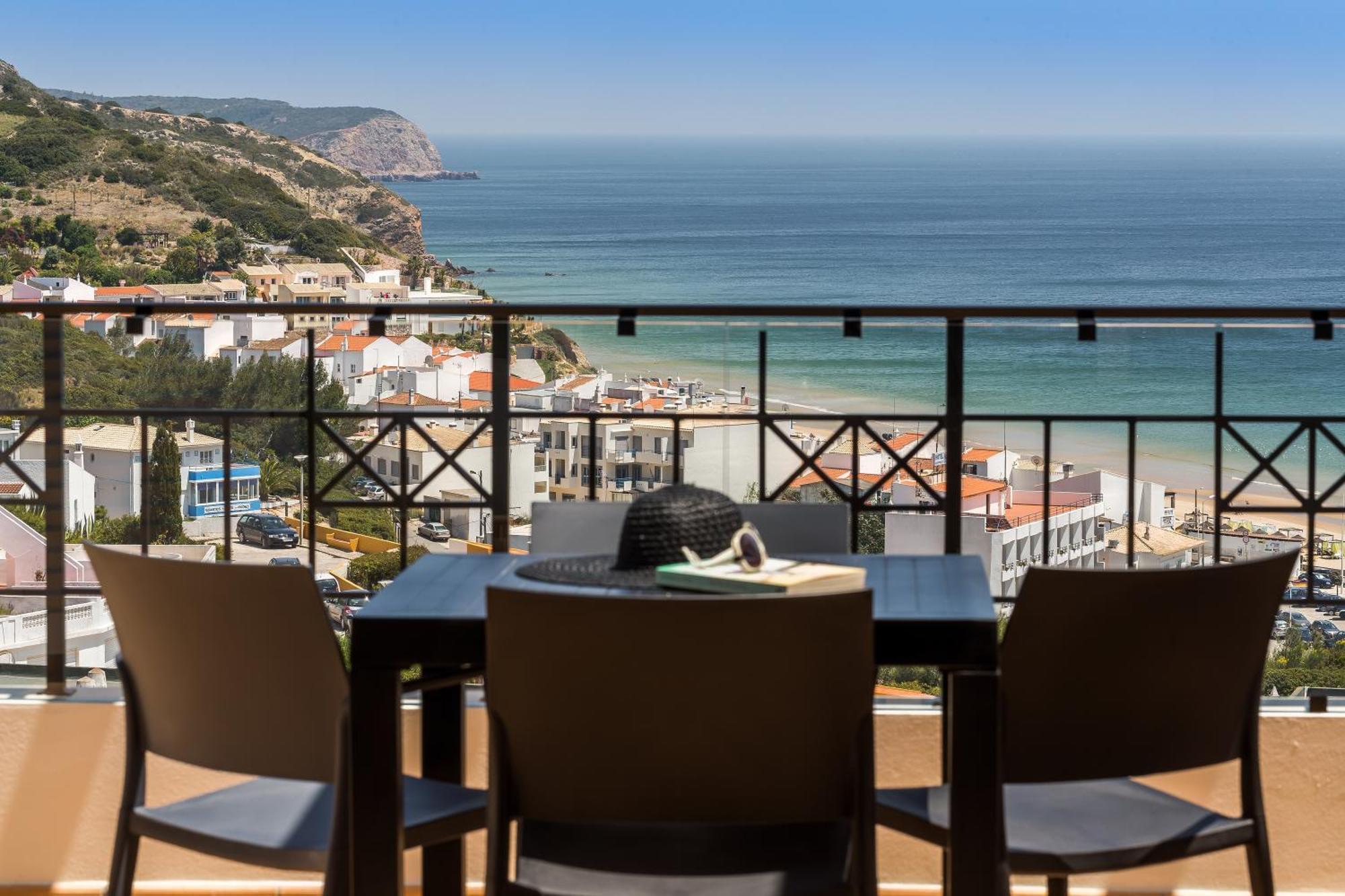 Nau Salema Beach Village الغرفة الصورة